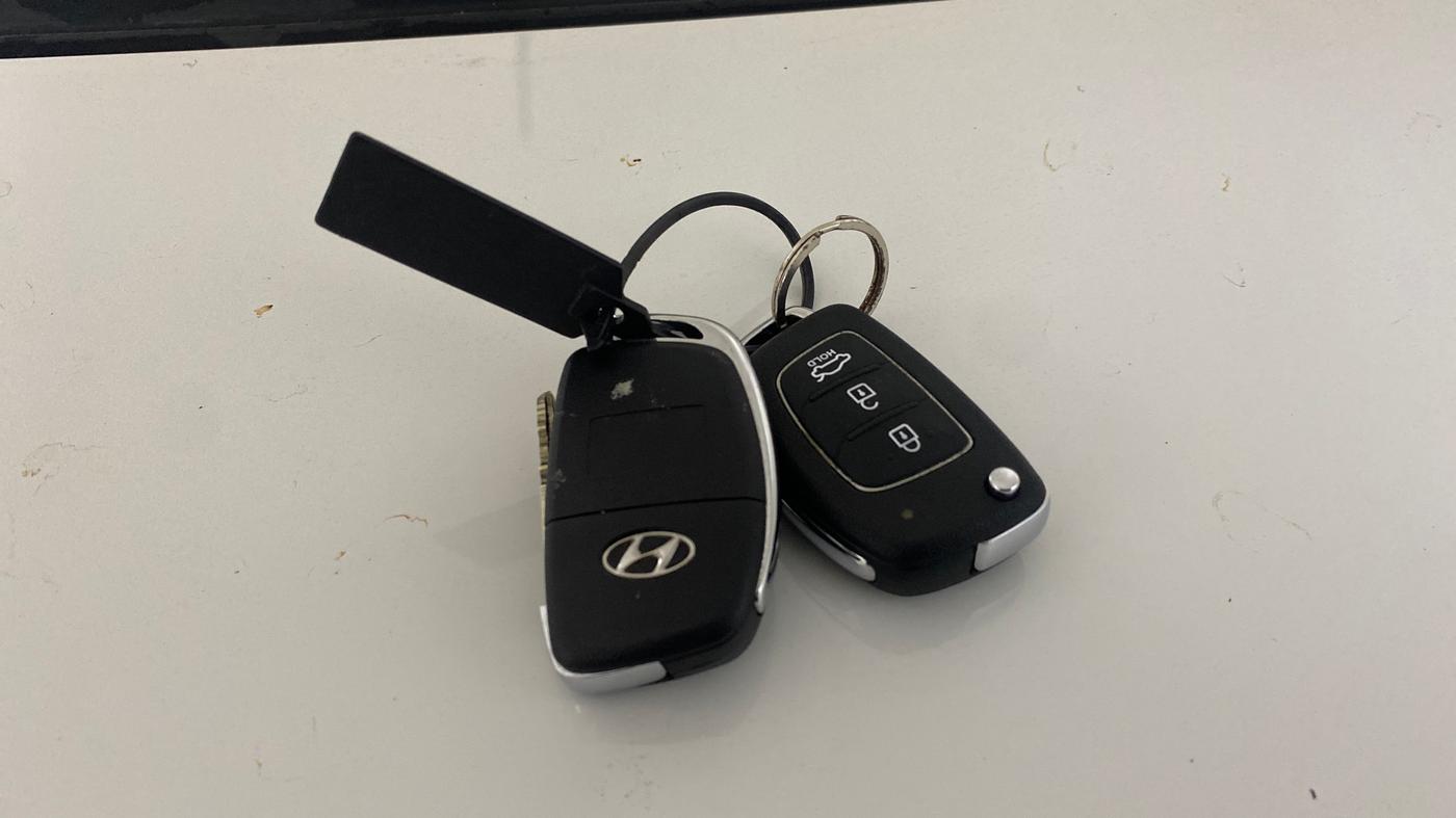2014 Hyundai Xcent S (O) 1.2, Petrol, Manual, 31,748 km, Key Close Up