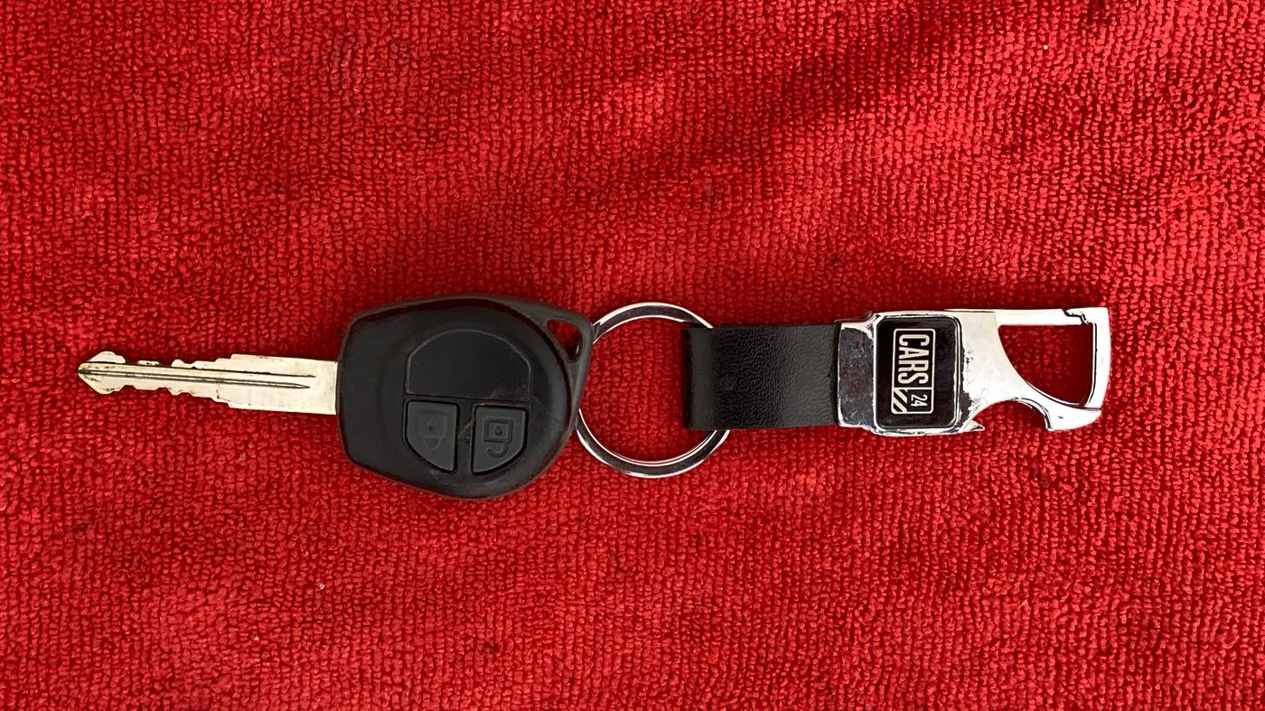 2017 Maruti Swift VXI, Petrol, Manual, 59,135 km, Key Close Up