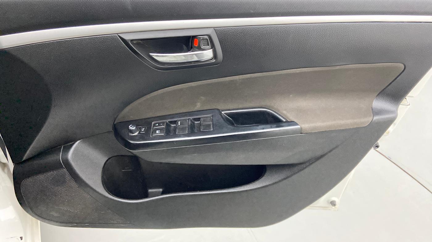 2017 Maruti Swift VXI, Petrol, Manual, 59,135 km, Driver Side Door Panels Control