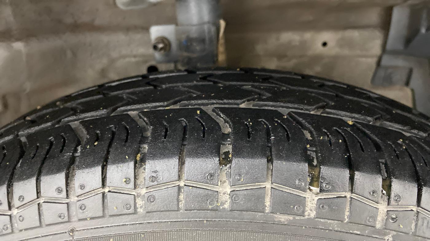 2017 Maruti Swift VXI, Petrol, Manual, 59,135 km, Right Front Tyre Tread