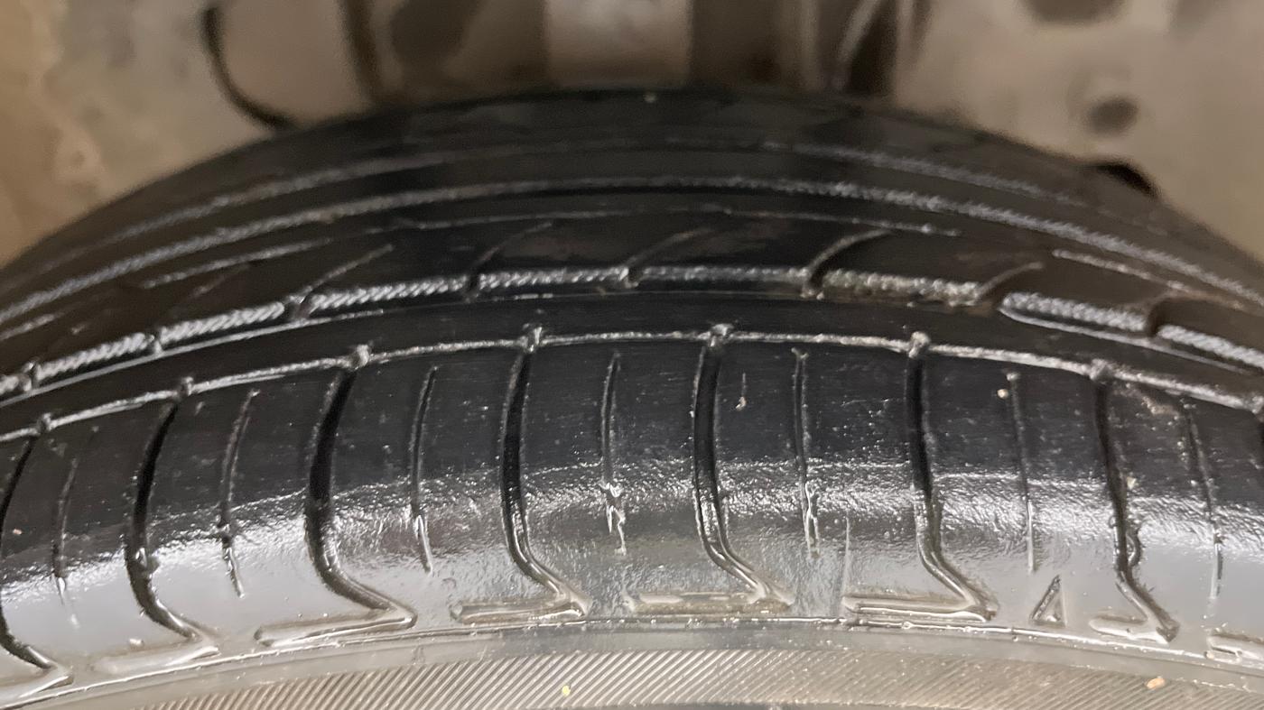 2017 Tata Tiago XZ PETROL, Petrol, Manual, 41,231 km, Right Front Tyre Tread