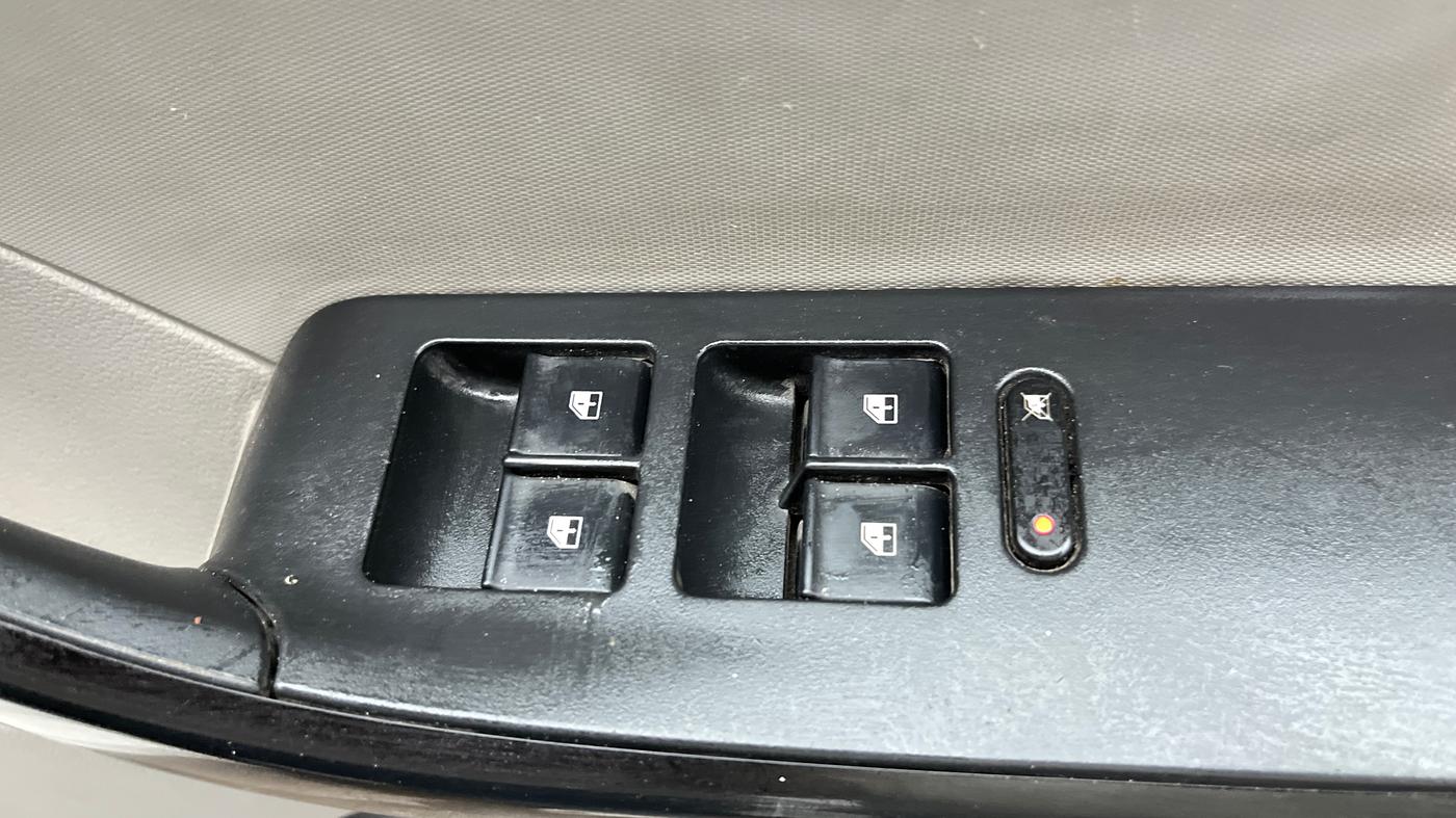 2017 Tata Tiago XZ PETROL, Petrol, Manual, 41,231 km, Driver Side Door Panels Control