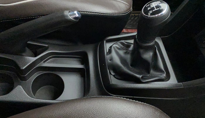 2021 Toyota URBAN CRUISER MID GRADE MT, Petrol, Manual, 19,736 km, Gear lever - Boot cover slightly torn