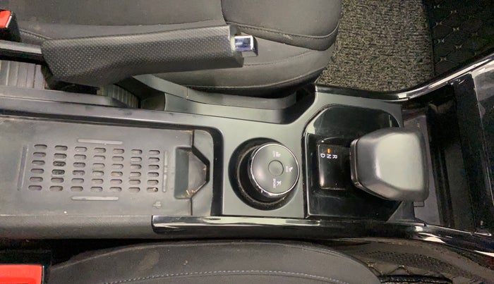 2023 Tata NEXON FEARLESS SUNROOF AMT DUAL TONE 1.5 DIESEL, Diesel, Automatic, 43,327 km, Gear Lever