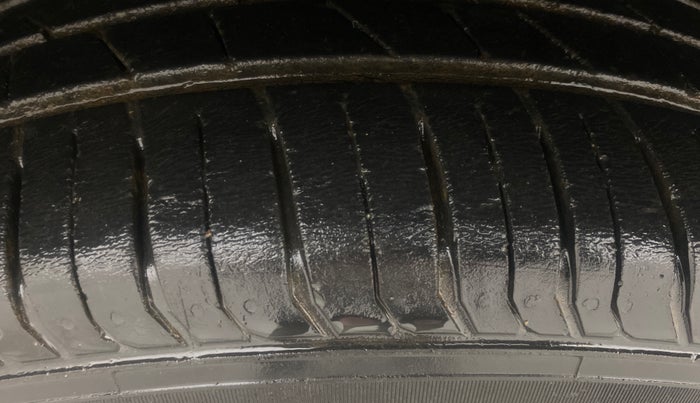 2022 Tata PUNCH ADVENTURE AMT, Petrol, Automatic, 56,241 km, Left Front Tyre Tread