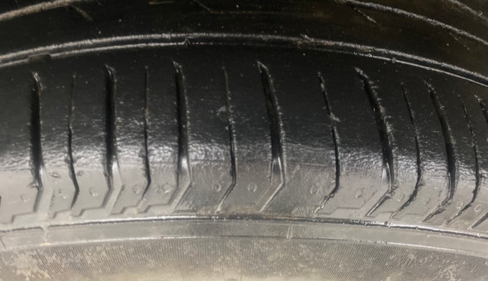 2022 Tata PUNCH ADVENTURE AMT, Petrol, Automatic, 56,241 km, Right Rear Tyre Tread