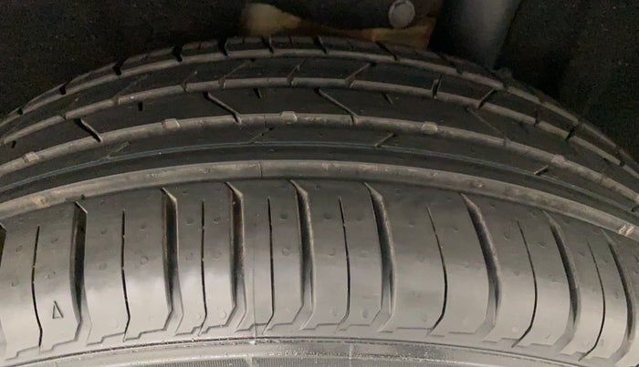 2017 Maruti Vitara Brezza VDI (O), Diesel, Manual, 1,09,407 km, Left Rear Tyre Tread