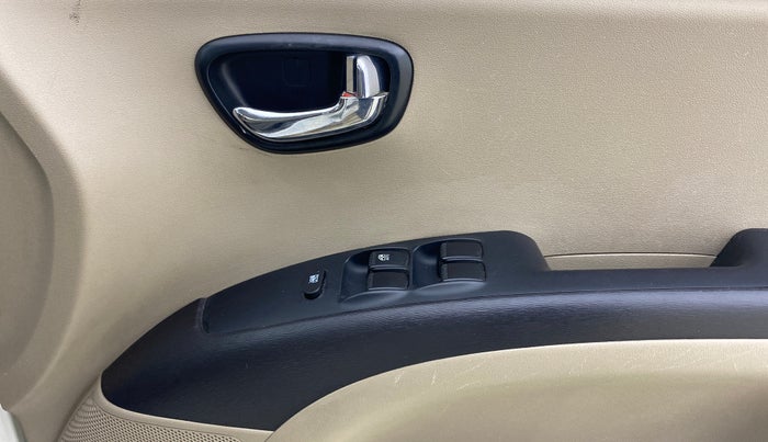 2013 Hyundai i10 SPORTZ 1.1, Petrol, Manual, 88,696 km, Driver Side Door Panels Control