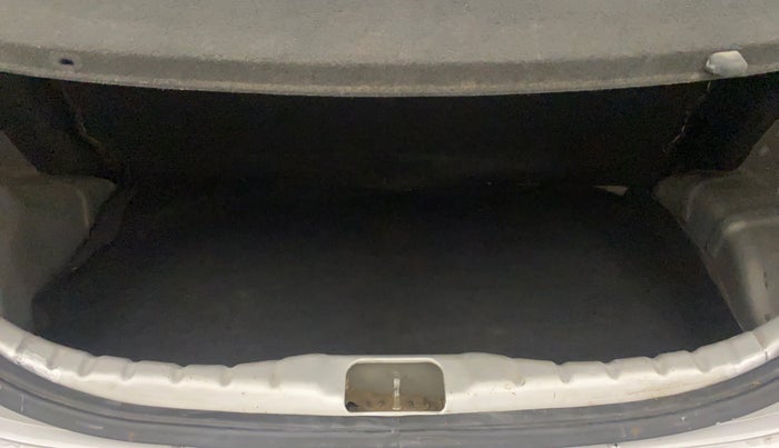 2014 Hyundai Eon MAGNA +, Petrol, Manual, 40,750 km, Boot Inside