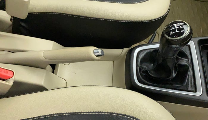 2018 Maruti Dzire VDI, Diesel, Manual, 82,168 km, Gear Lever