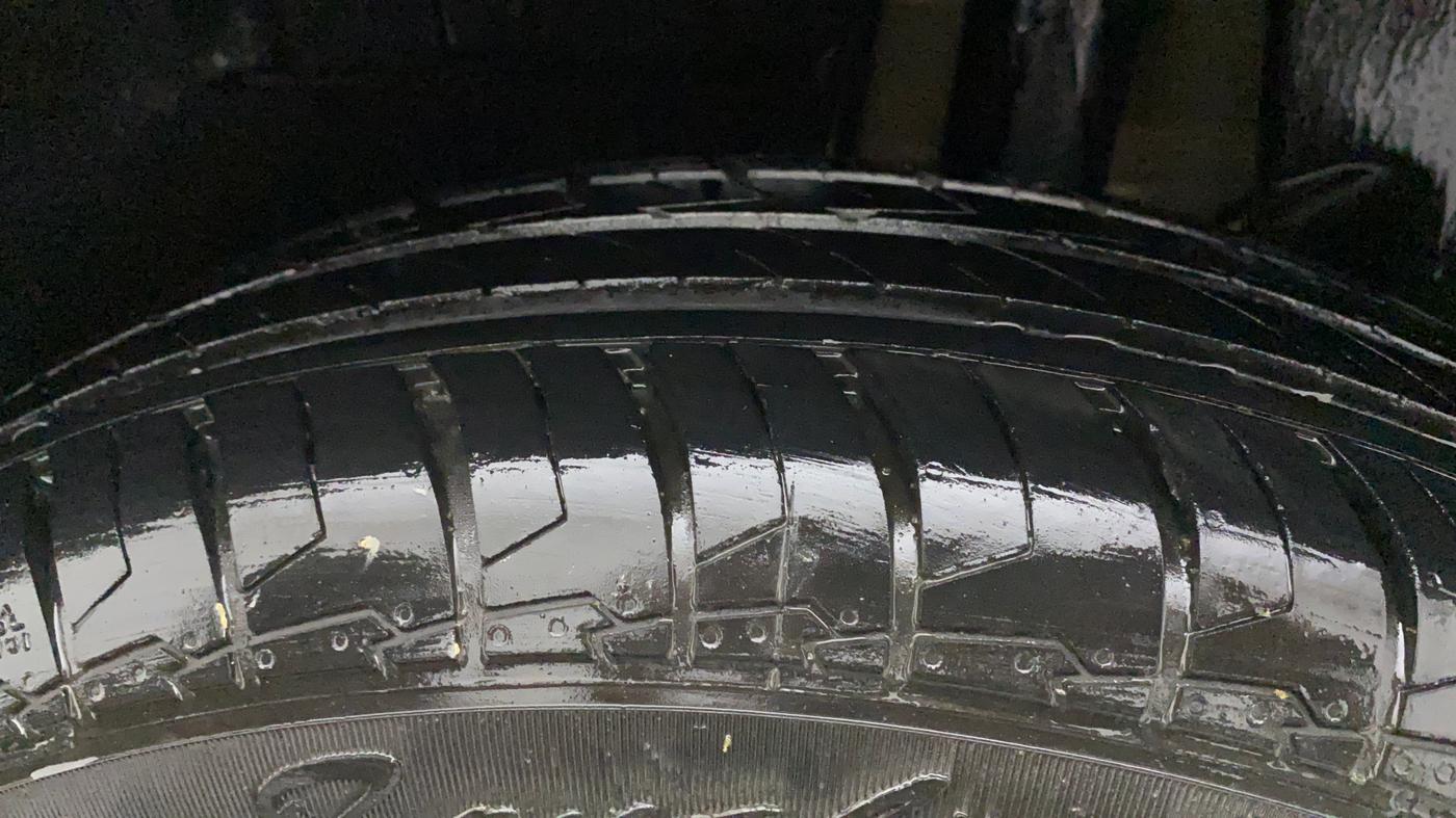 2018 Maruti Dzire VDI, Diesel, Manual, 82,168 km, Left Rear Tyre Tread