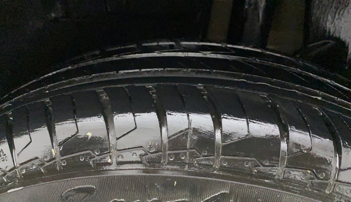 2018 Maruti Dzire VDI, Diesel, Manual, 82,168 km, Left Rear Tyre Tread