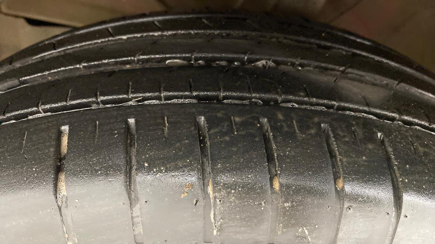 2021 Maruti Swift ZXI D, Petrol, Manual, 22,591 km, Left Front Tyre Tread