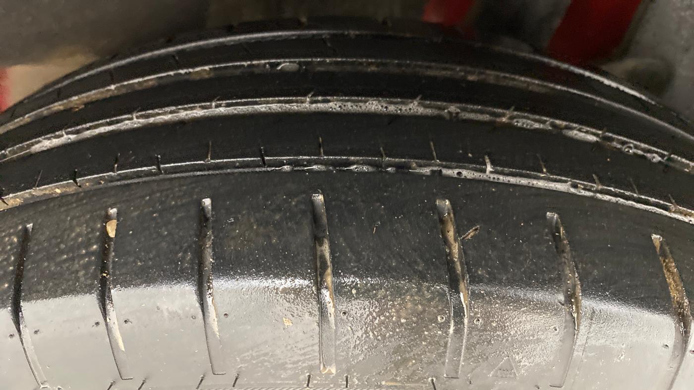 2021 Maruti Swift ZXI D, Petrol, Manual, 22,591 km, Left Rear Tyre Tread