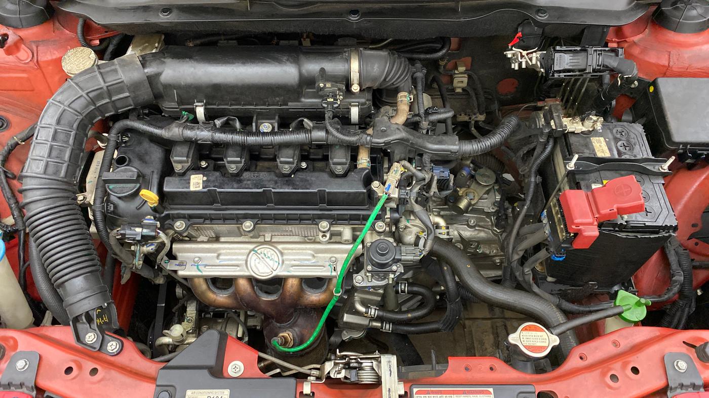 2021 Maruti Swift ZXI D, Petrol, Manual, 22,591 km, Open Bonet
