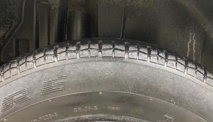 2017 Maruti Swift VDI, Diesel, Manual, 62,673 km, Right Rear Tyre Tread