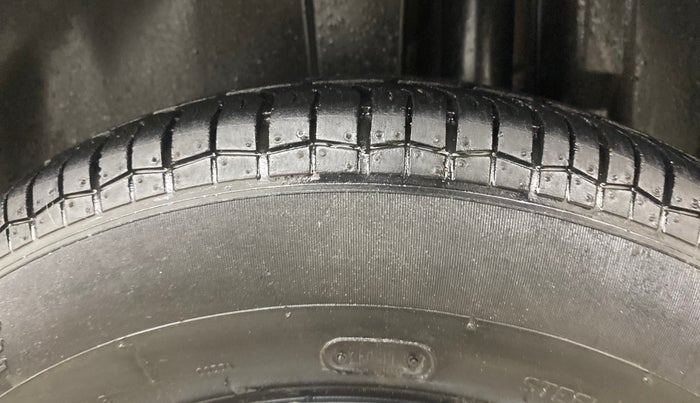 2017 Maruti Swift VDI, Diesel, Manual, 62,673 km, Left Rear Tyre Tread