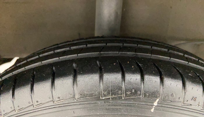 2019 Hyundai NEW SANTRO MAGNA AMT, Petrol, Automatic, 33,336 km, Right Rear Tyre Tread