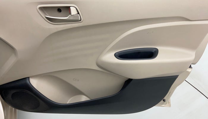 2019 Hyundai NEW SANTRO MAGNA AMT, Petrol, Automatic, 33,336 km, Driver Side Door Panels Control
