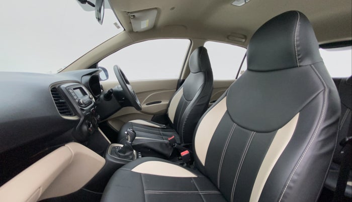 2019 Hyundai NEW SANTRO MAGNA AMT, Petrol, Automatic, 33,336 km, Right Side Front Door Cabin