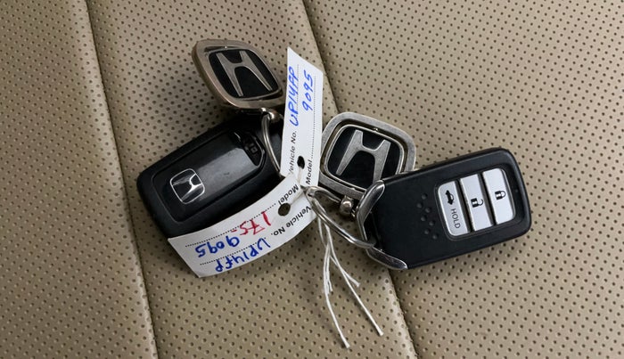 2023 Honda Amaze 1.2L I-VTEC VX CVT, Petrol, Automatic, 27,600 km, Key Close Up