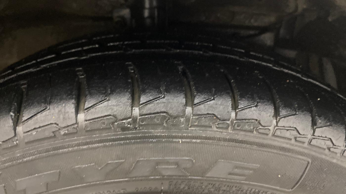 2018 Maruti Ciaz ALPHA 1.5 SHVS PETROL, Petrol, Manual, 63,494 km, Right Front Tyre Tread