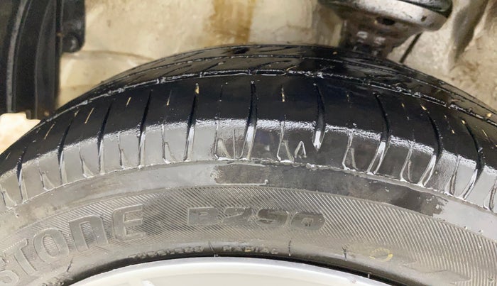 2014 Maruti Wagon R 1.0 VXI, CNG, Manual, 81,377 km, Left Front Tyre Tread