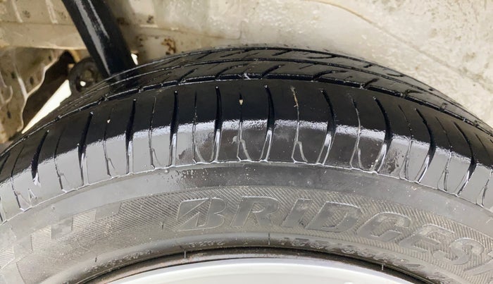 2014 Maruti Wagon R 1.0 VXI, CNG, Manual, 81,377 km, Right Rear Tyre Tread