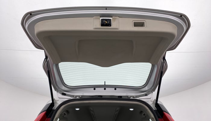 2018 Mahindra MARAZZO M8 7 STR, Diesel, Manual, 21,211 km, Boot Door Open