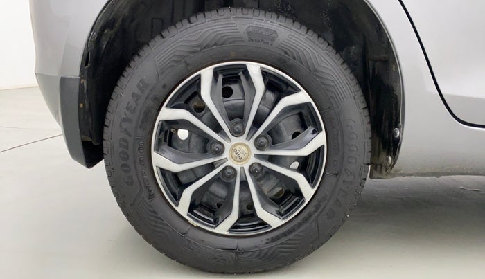 2016 Maruti Swift VXI D, Petrol, Manual, 53,856 km, Right Rear Wheel