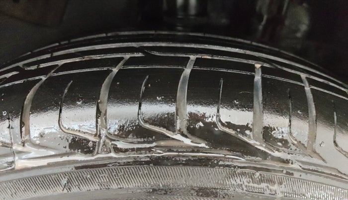 2020 Tata NEXON XMA SUNROOF PETROL, Petrol, Automatic, 62,774 km, Left Rear Tyre Tread