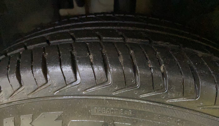 2018 Renault Kwid RXT 1.0 (O), Petrol, Manual, 51,296 km, Left Front Tyre Tread