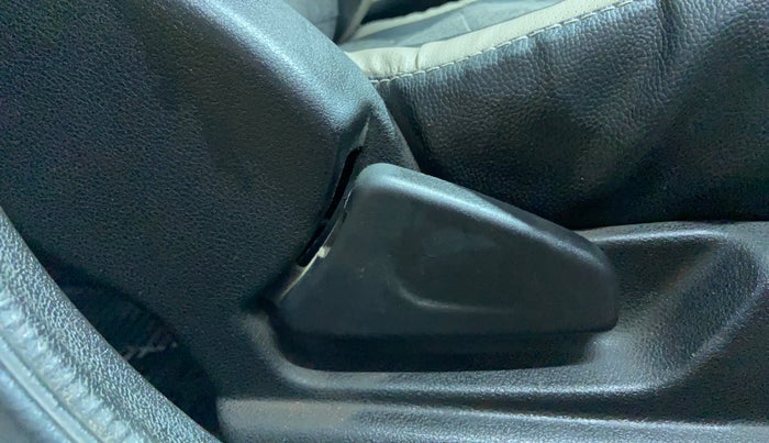 2018 Renault Kwid RXT 1.0 (O), Petrol, Manual, 51,296 km, Driver Side Adjustment Panel