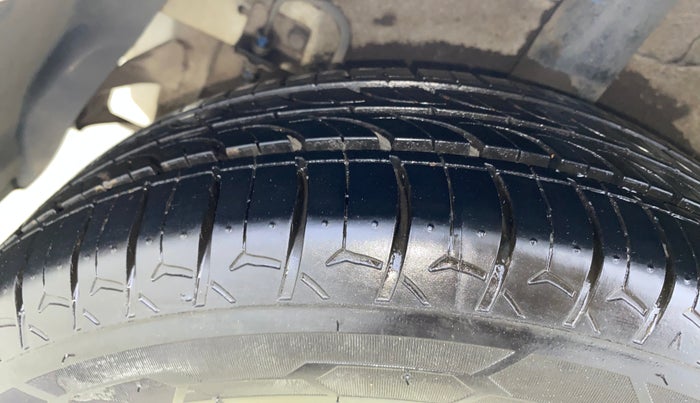 2018 Hyundai Grand i10 SPORTZ AT 1.2 KAPPA VTVT, Petrol, Automatic, 39,971 km, Right Rear Tyre Tread