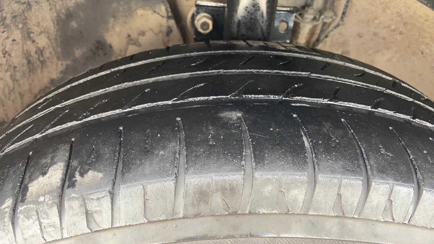 2018 Volkswagen Vento HIGHLINE 1.6 MPI, Petrol, Manual, 96,469 km, Left Front Tyre Tread