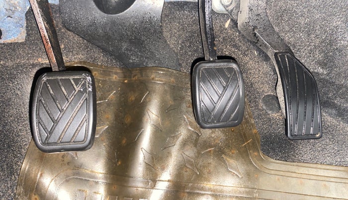 2016 Maruti Swift VXI, Petrol, Manual, 94,102 km, Pedals