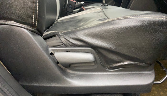 2016 Maruti Swift VXI, Petrol, Manual, 94,102 km, Driver Side Adjustment Panel