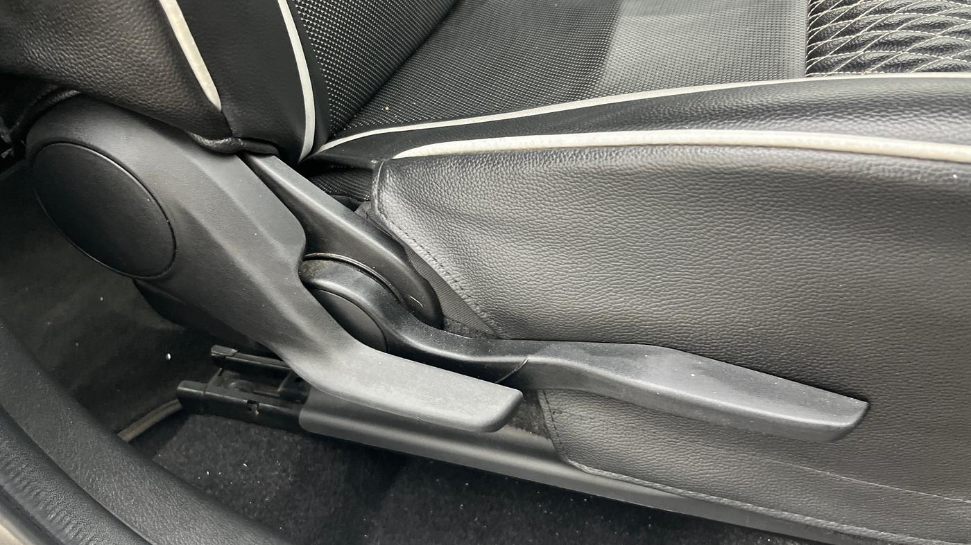 2021 Toyota Glanza G, Petrol, Manual, 59,922 km, Driver Side Adjustment Panel