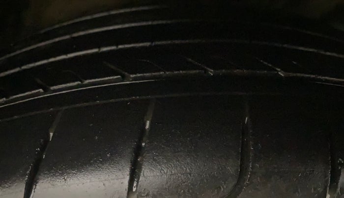 2021 KIA SELTOS HTX 1.5 DIESEL, Diesel, Manual, 90,063 km, Right Front Tyre Tread