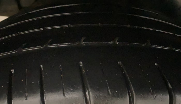 2021 KIA SELTOS HTX 1.5 DIESEL, Diesel, Manual, 90,063 km, Right Rear Tyre Tread