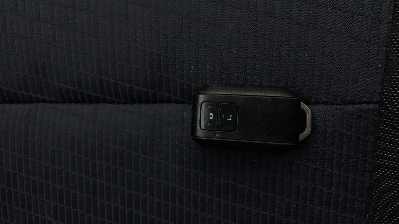 2021 Toyota Glanza G, Petrol, Manual, 93,055 km, Key Close Up
