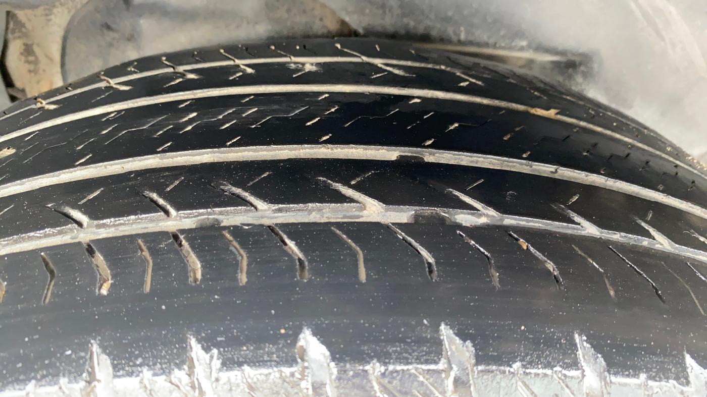 2021 Mahindra XUV500 W11 AT, Diesel, Automatic, 70,007 km, Right Rear Tyre Tread