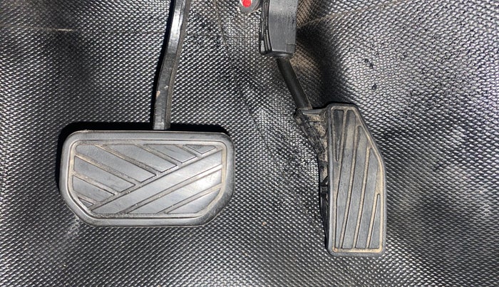 2018 Maruti Swift VXI AMT, Petrol, Automatic, 51,586 km, Pedals