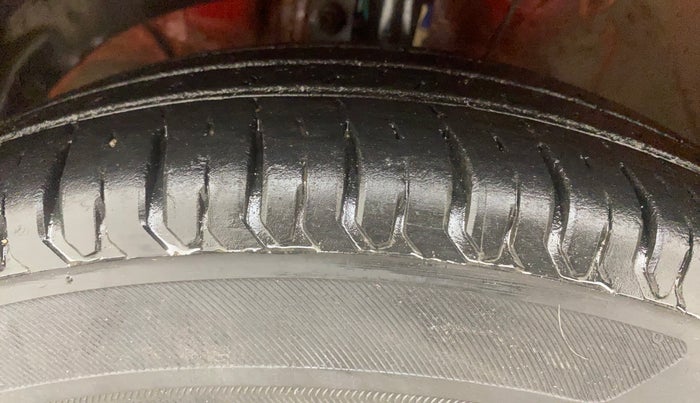 2018 Maruti Swift VXI AMT, Petrol, Automatic, 51,586 km, Left Front Tyre Tread