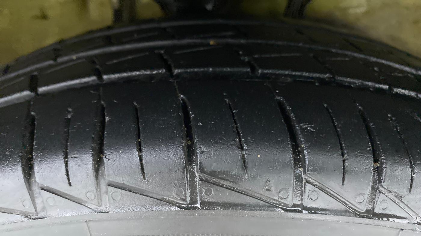 2020 Maruti Alto LXI, Petrol, Manual, 26,857 km, Right Front Tyre Tread