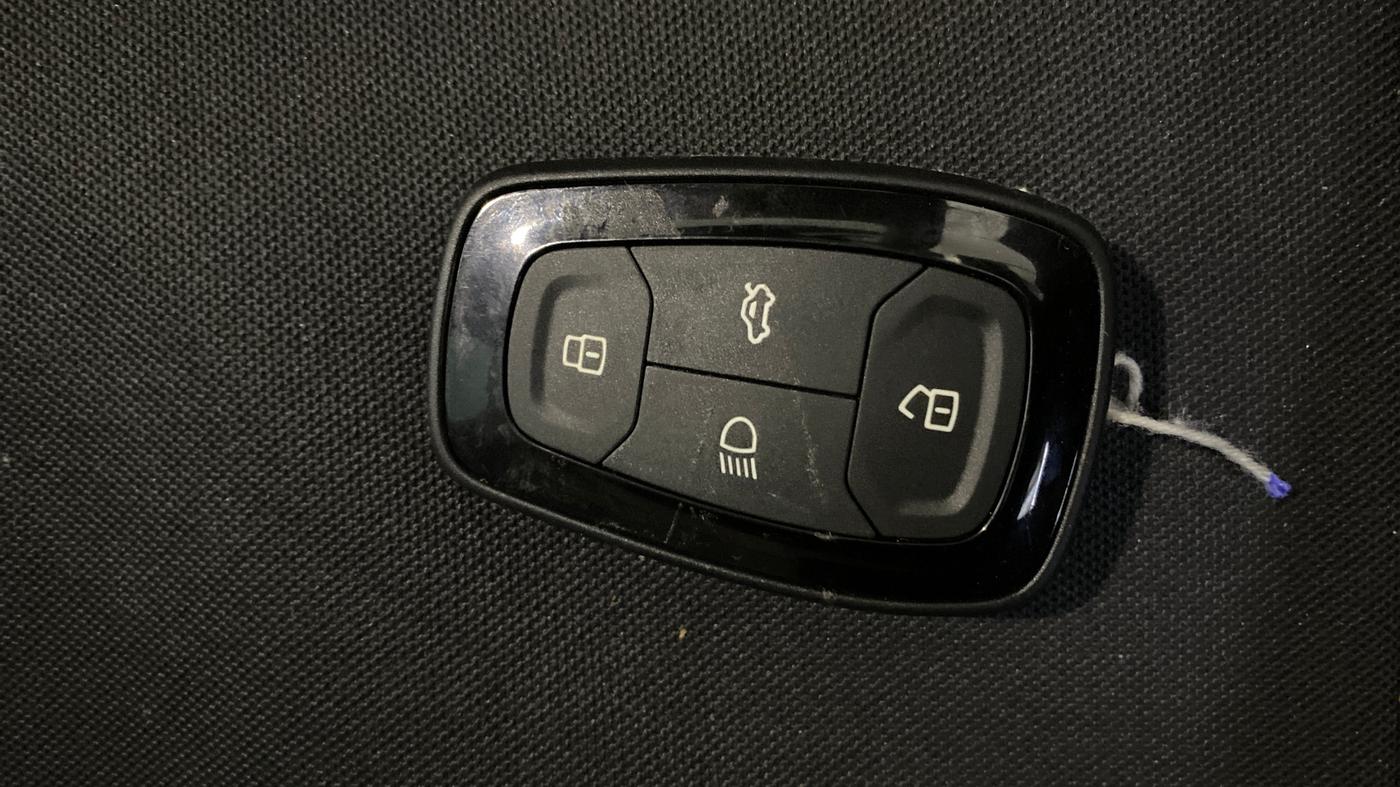2025 Tata NEXON Creative Plus S CNG, CNG, Manual, 48,834 km, Key Close Up