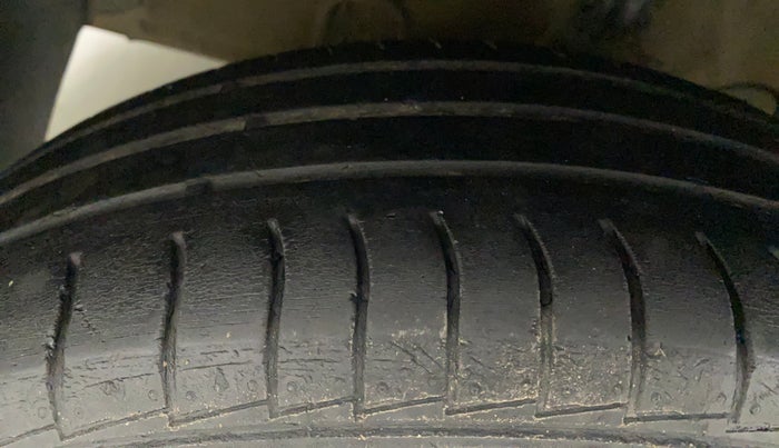 2021 Hyundai GRAND I10 NIOS SPORTZ 1.2 KAPPA VTVT CNG, CNG, Manual, 71,727 km, Left Front Tyre Tread