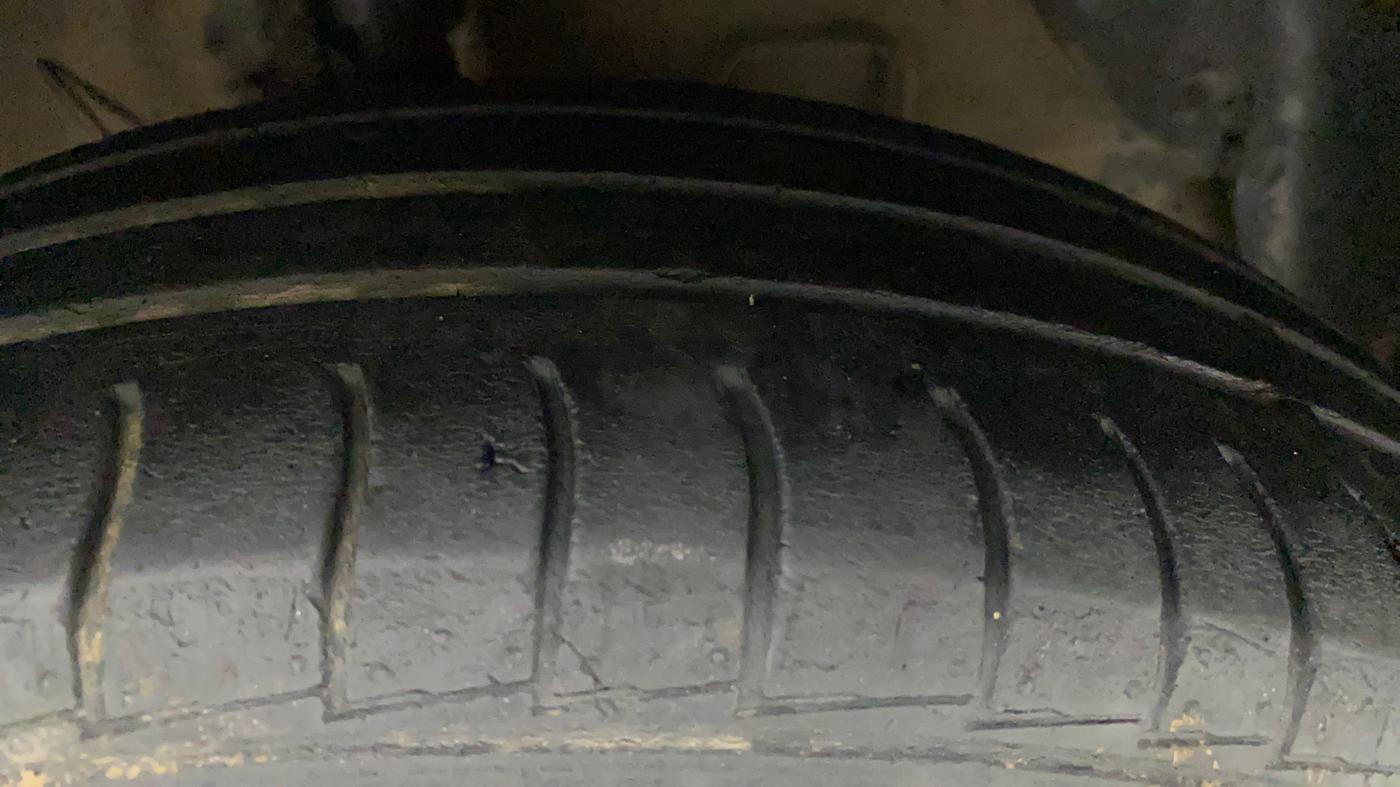 2021 Hyundai GRAND I10 NIOS SPORTZ 1.2 KAPPA VTVT CNG, CNG, Manual, 71,727 km, Right Front Tyre Tread