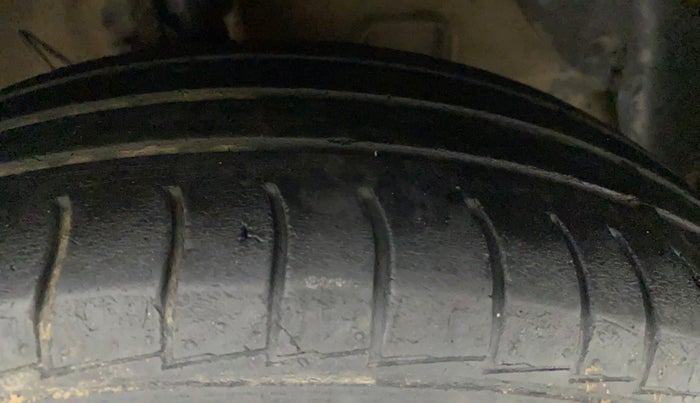 2021 Hyundai GRAND I10 NIOS SPORTZ 1.2 KAPPA VTVT CNG, CNG, Manual, 71,727 km, Right Front Tyre Tread
