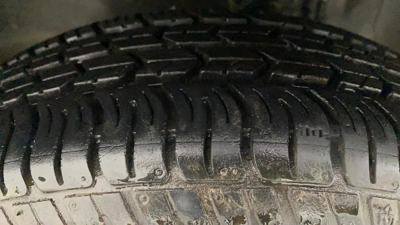 2018 Maruti Alto K10 VXI (O) AMT, Petrol, Automatic, 1,395 km, Left Front Tyre Tread